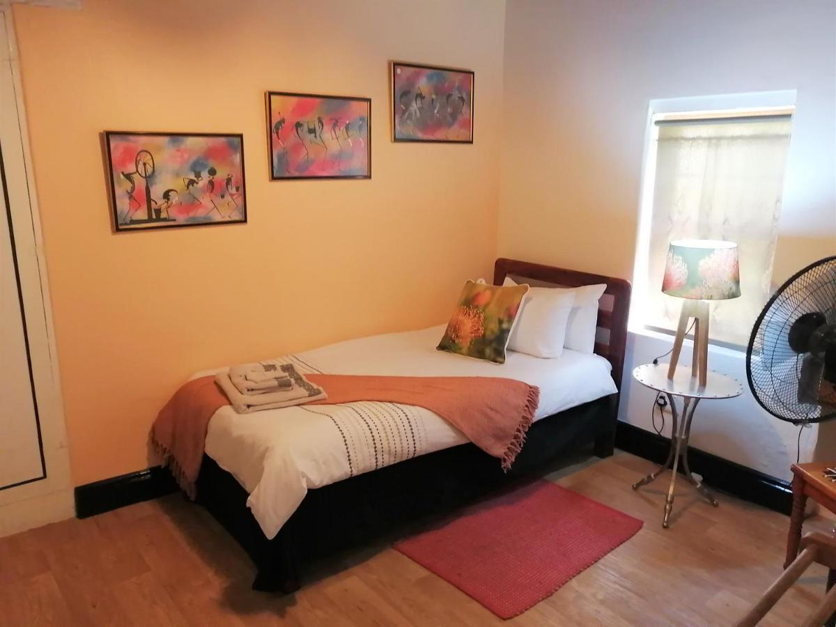 Squirrels Corner Bed & Breakfast Montagu Luaran gambar